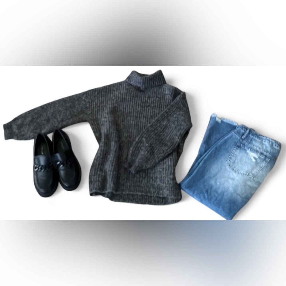 Old Navy Charcoal Thick Turtleneck Sweater